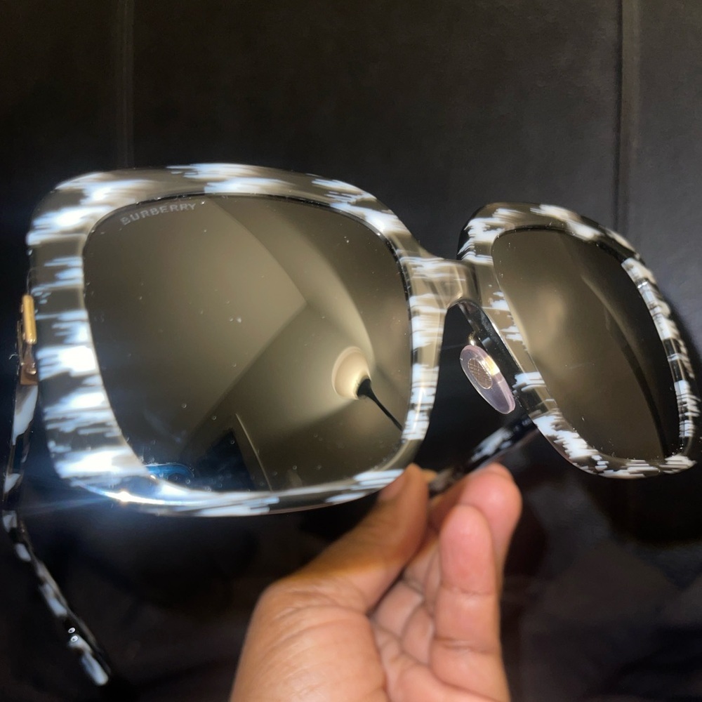 Burberry Penelope BE4363F 397887 Sunglasses Women's White/BlK/DRK Grey 55mm NEW - Picture 4 of 16